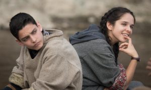 Top E Buzz Movie Review - No Fathers In Kashmir | Zara Webb, Shivam Raina